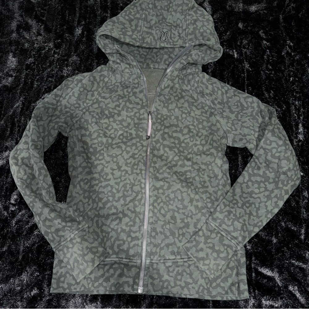 Lululemon Scuba